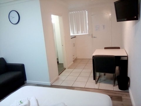 Appin Village Motel - Sunshine Coast Guide 4