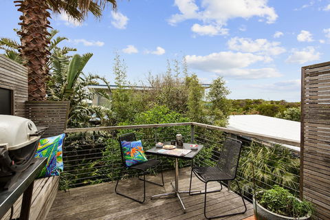 Smith Beach Getaways Beachwood Luxury Villa - Sunshine Coast Guide 3