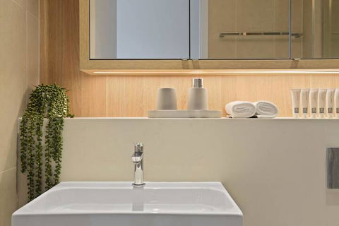 New Contemporary Apartment Near Macquarie Centre - Sunshine Coast Guide 7