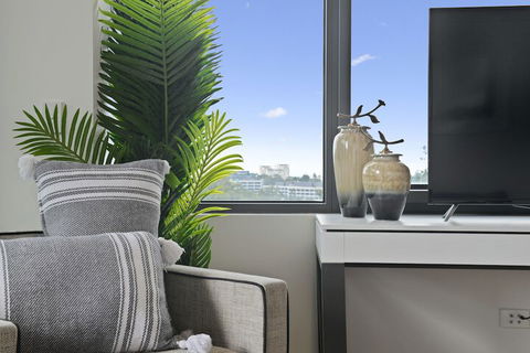 New Contemporary Apartment Near Macquarie Centre - Sunshine Coast Guide 5
