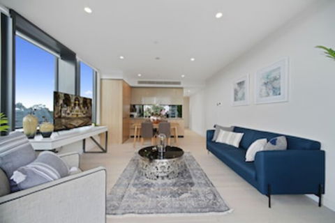 New Contemporary Apartment Near Macquarie Centre - Sunshine Coast Guide 0