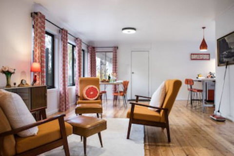 Trathen On Granville - Sunshine Coast Guide 0