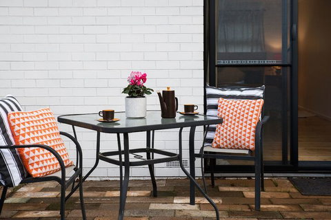 Trathen On Granville - Sunshine Coast Guide 1