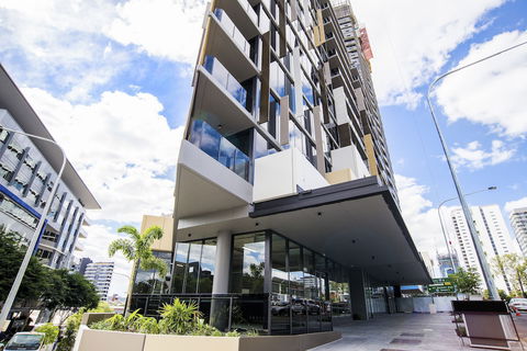 Arise Brisbane One - Sunshine Coast Guide 1