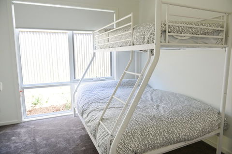 7 Gilmore Smiths Beach House - Sunshine Coast Guide 1
