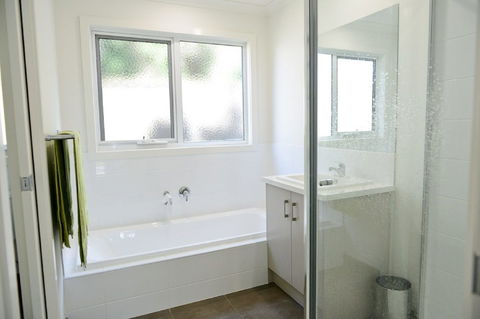 7 Gilmore Smiths Beach House - Sunshine Coast Guide 5