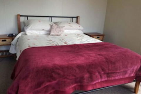 Mountain View Motel - Sunshine Coast Guide 1