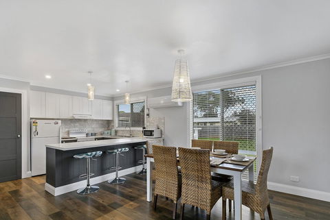 Settle In On 260 Settlement In Cowes - Sunshine Coast Guide 5