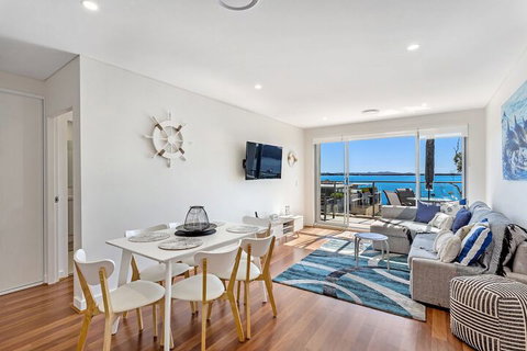 The Shoal Apartments Unit 504 / 4 8 Bullecourt Street - Sunshine Coast Guide 2