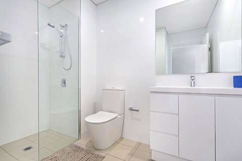 The Shoal Apartments Unit 504 / 4 8 Bullecourt Street - Sunshine Coast Guide 3