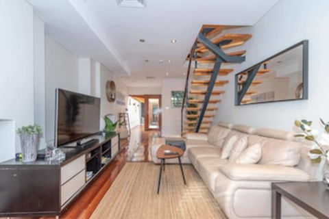 AirM8 Apartments On Mount Street - Sunshine Coast Guide 0