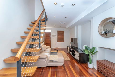 AirM8 Apartments On Mount Street - Sunshine Coast Guide 2