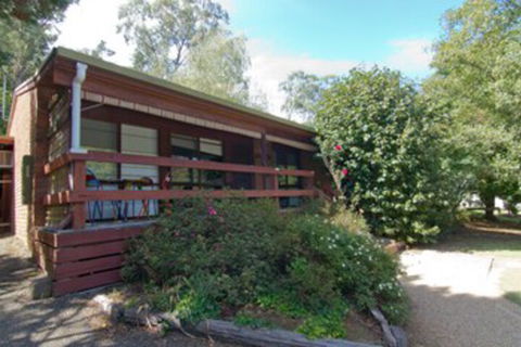 Alrima Lodge Bright - Sunshine Coast Guide 0