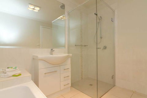 Alrima Lodge Bright - Sunshine Coast Guide 6