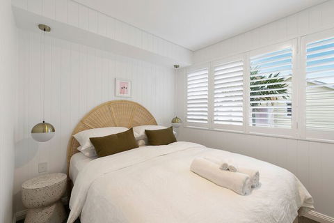 A PERFECT STAY Sunset Beach Riverside - Sunshine Coast Guide 5