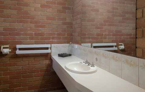 Travellers Inn Kaniva - Sunshine Coast Guide 5