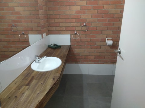 Travellers Inn Kaniva - Sunshine Coast Guide 2