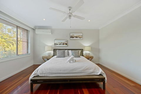 HomeHotel 4 Bedroom & Homeoffice With Nice Pool - Sunshine Coast Guide 6