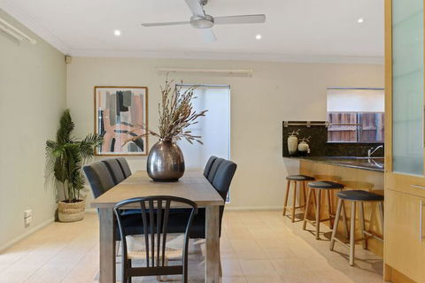 HomeHotel 4 Bedroom & Homeoffice With Nice Pool - Sunshine Coast Guide 7