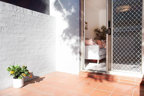 The Renwick - Sunshine Coast Guide 1