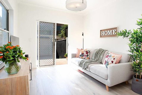 The Renwick - Sunshine Coast Guide 7