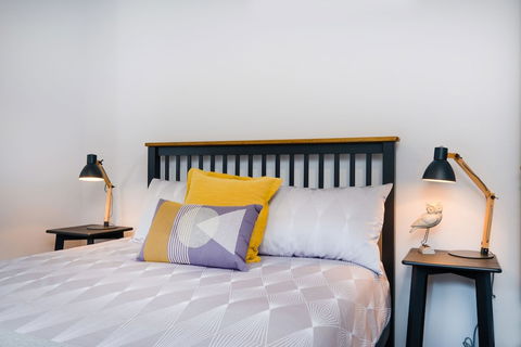 Albury Yalandra Apartment 5 - Sunshine Coast Guide 3