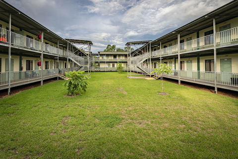 Victoria Accommodation Village - Sunshine Coast Guide 4