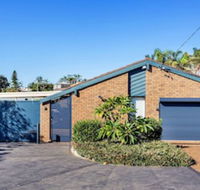 Campbell Avenue 28 - Sunshine Coast Guide