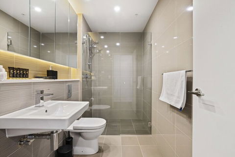 HomeHotel Waterside Luxury & New Residences - Sunshine Coast Guide 4