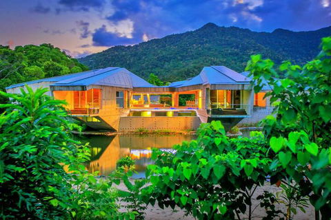 Alkira Award Winning Luxury Holiday Home - Sunshine Coast Guide 2
