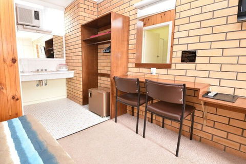 Edenhope Motor Inn - Sunshine Coast Guide 7