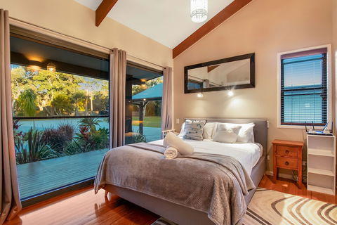 A PERFECT STAY - Lennox Unique Coastal Retreat - Sunshine Coast Guide 3