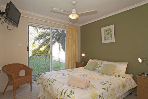 1 / 17 22nd Ave Sawtell NSW - Sunshine Coast Guide 4