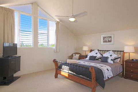 1 / 17 22nd Ave Sawtell NSW - Sunshine Coast Guide 2