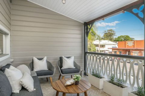 A PERFECT STAY - Luxe & Bloom - Sunshine Coast Guide 0