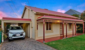 Adelaide 4 Bedroom House With Pool - Sunshine Coast Guide 1