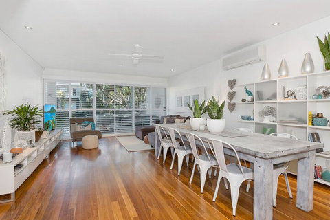 COASTAL CHIC At CASUARINA - Sunshine Coast Guide 5