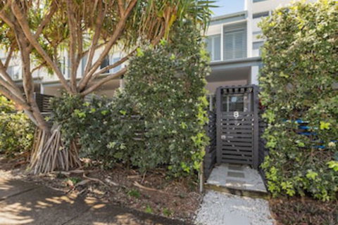 COASTAL CHIC At CASUARINA - Sunshine Coast Guide 0