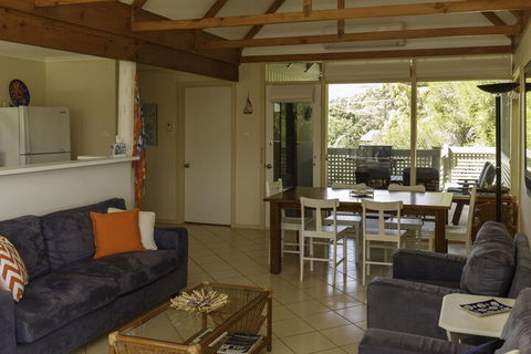 Tranquillity On Riverview 33 Riverview Drive - Sunshine Coast Guide 5