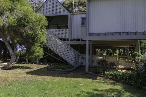 Tranquillity On Riverview 33 Riverview Drive - Sunshine Coast Guide 1