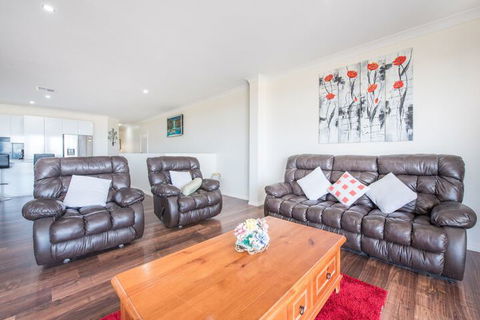 The Oasis 6 Turnberry Drive - Sunshine Coast Guide 7
