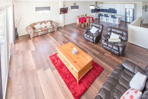 The Oasis 6 Turnberry Drive - Sunshine Coast Guide 6