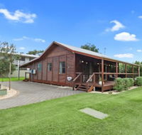 The Log Cabin 47 Jetty Road - Sunshine Coast Guide