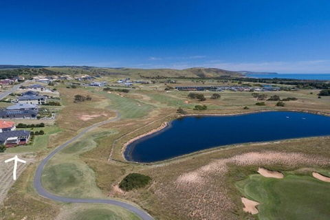 Golfers Paradise 52 Huntingdale Drive - Sunshine Coast Guide 2