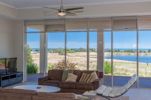Golfers Paradise 52 Huntingdale Drive - Sunshine Coast Guide 5