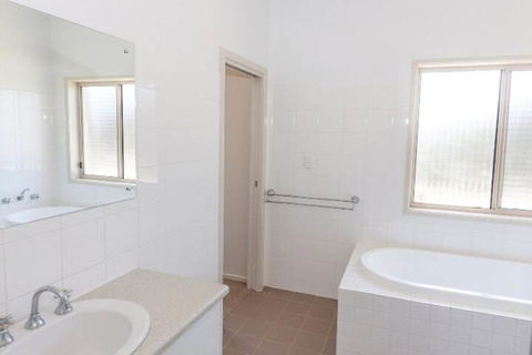 Golfers Paradise 52 Huntingdale Drive - Sunshine Coast Guide 6