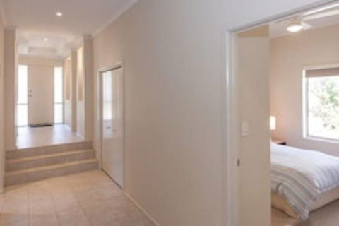 Golfers Paradise 52 Huntingdale Drive - Sunshine Coast Guide 0
