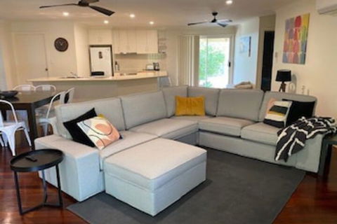 7 Horizon Parade - Sunshine Coast Guide 7