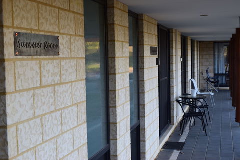 Eagle Bay House - Sunshine Coast Guide 0