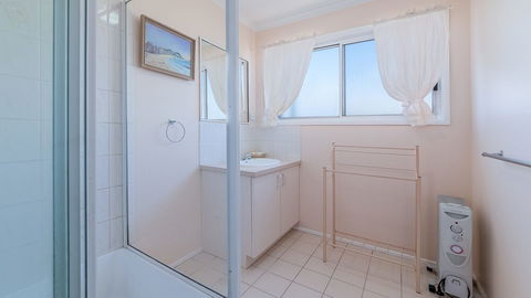 THE Lighthouse Surf Side - Sunshine Coast Guide 5